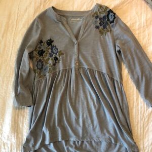 Eddie Bauer Embroidered top size M